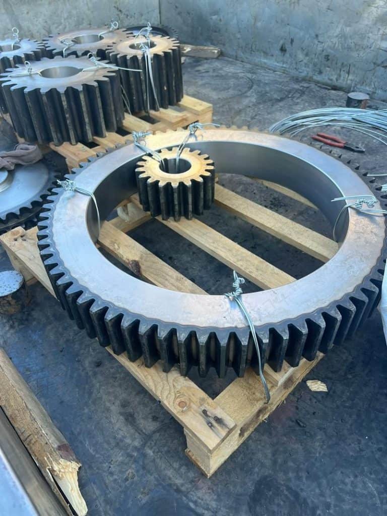 High-precision CNC machined gears for industrial applications, showcasing advanced manufacturing cap.
