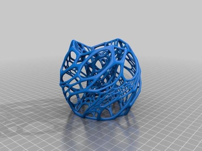 Modelo reticular azul que ilustra una geometría compleja de fabricación aditiva
