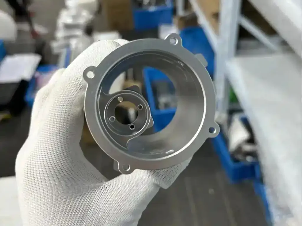Piezas de aluminio CNC que funcionan