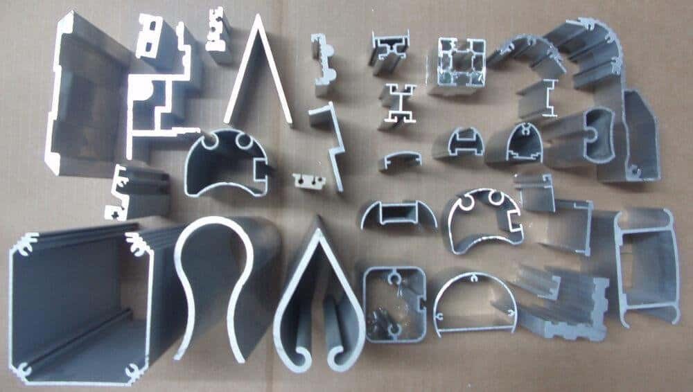 Perfiles de extrusión de aluminio con distintas secciones