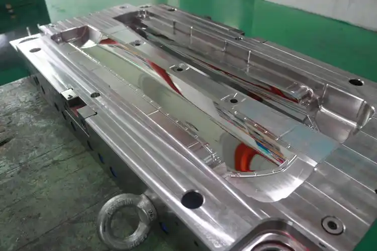 Large polished mold cavity