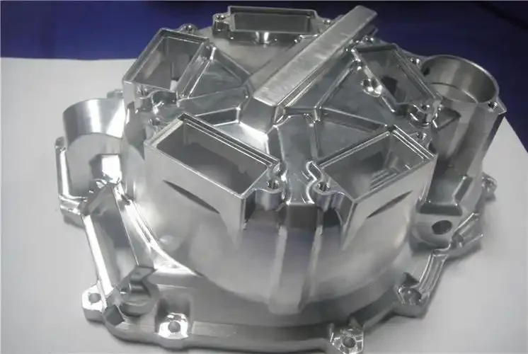 Bearbeitetes Metallgehäuse