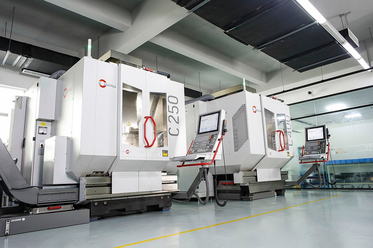 3-Axis vs 5-Axis CNC Machining: Which Process Should You Choose?